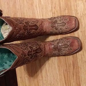 Cowgirl Boots with Crosses